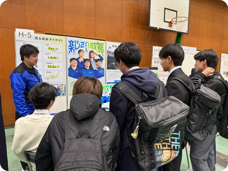 嶋本ダイカストを紹介している様子